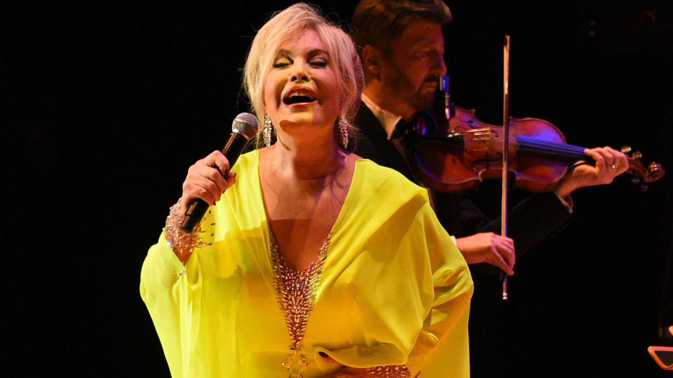 Emel Sayın'dan müzik ziyafeti