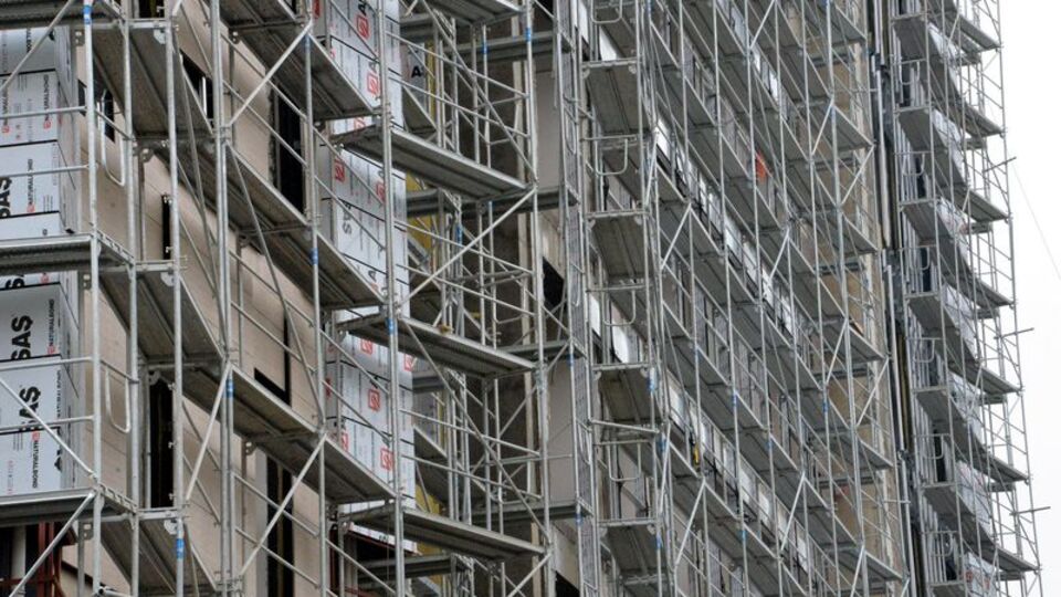 Diyarbakır'da inşaat iskelesi çöktü! Yaralılar var