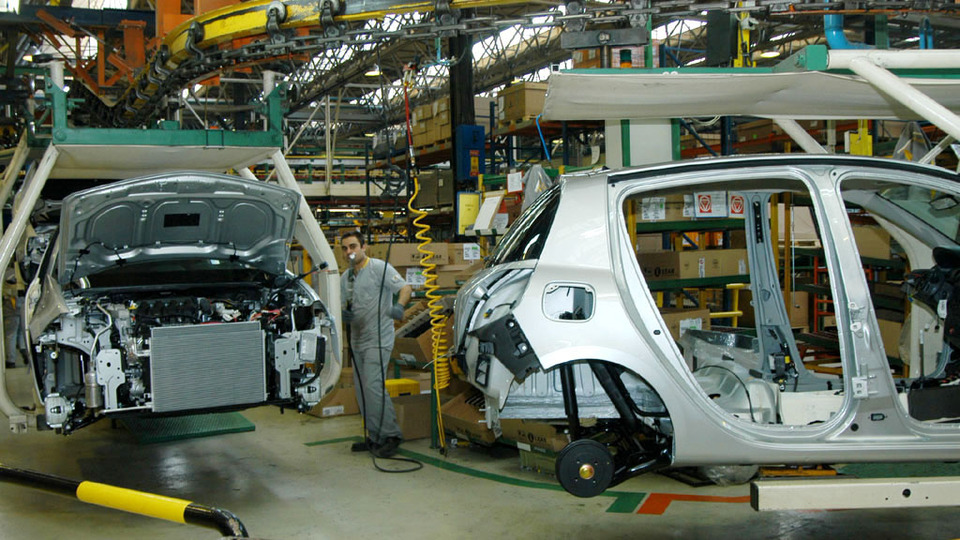 Yılın ilk dört ayında otomotiv üretimi yüzde 2 azaldı