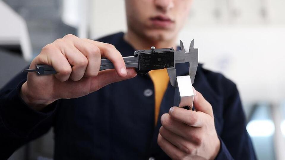 TBMM staj gören öğrencilerin ücret sorununu araştırdı