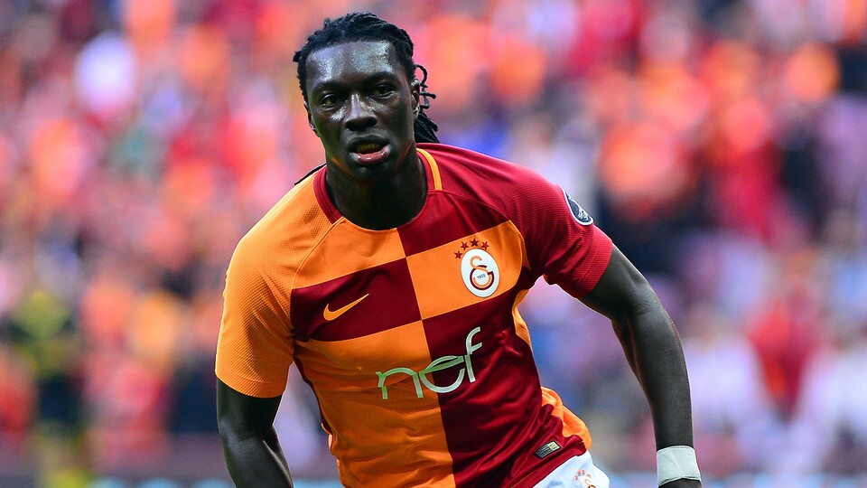 Gomis, Alex'in rekorunu egale etti!