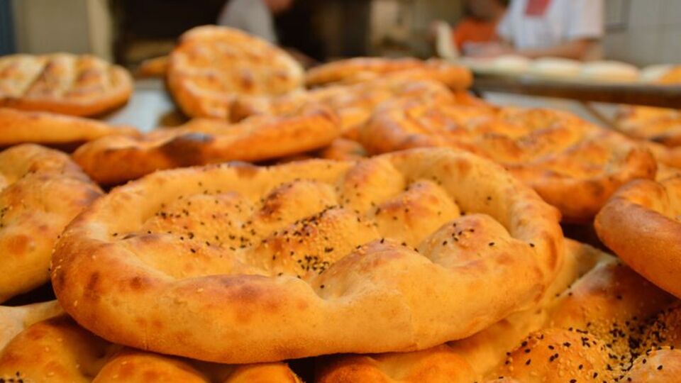 Çıtır çıtır Ramazan pidesi tarifi