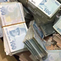 Otostop yapan yaşlı çifti arabalarına alan gençlere büyük sürpriz!