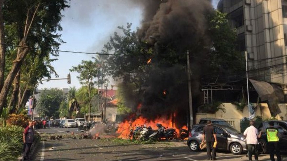 Endonezya'da 3 kiliseye intihar saldırısı