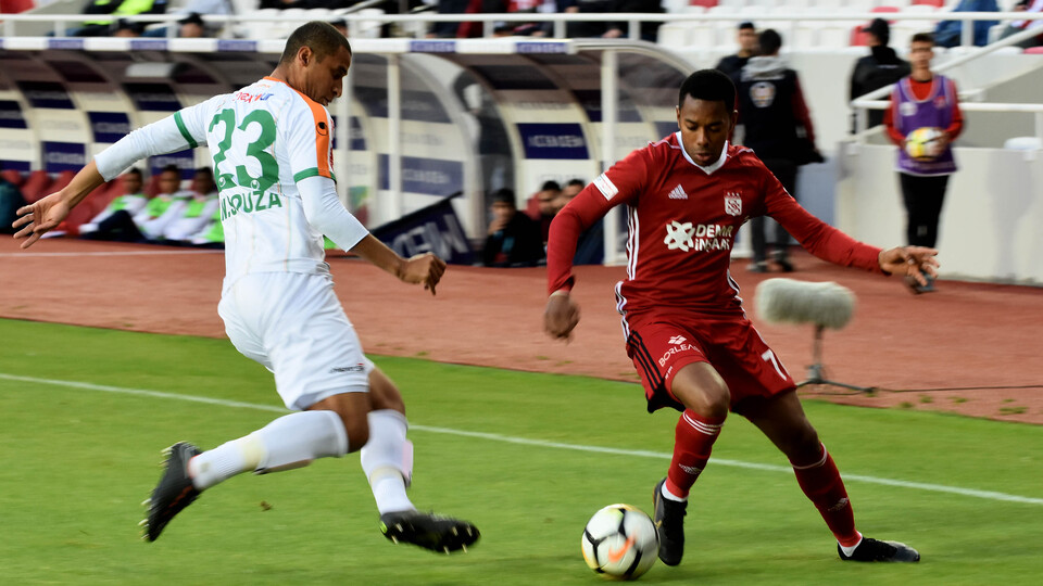 Alanyaspor ligde kalmayı garantiledi!