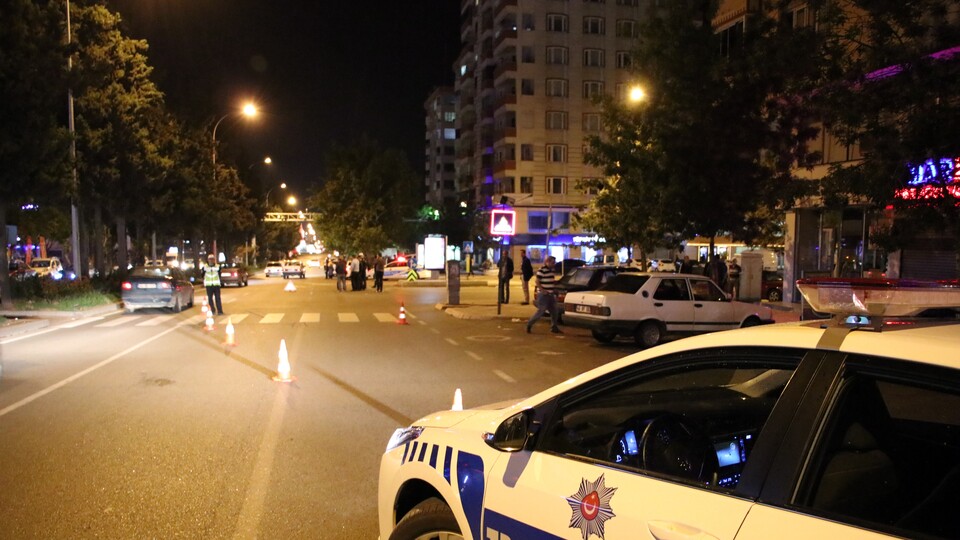 Anne ile kızını trafik kazası ayırdı