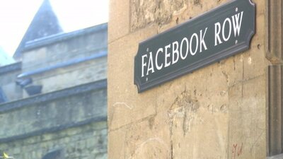 Oxford'da sosyal medya tabelaları: Facebook Sokağı, Snapchat Çıkmazı, Selfie Pasajı