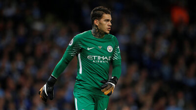 Ederson 2025'e kadar Manchester City'de!