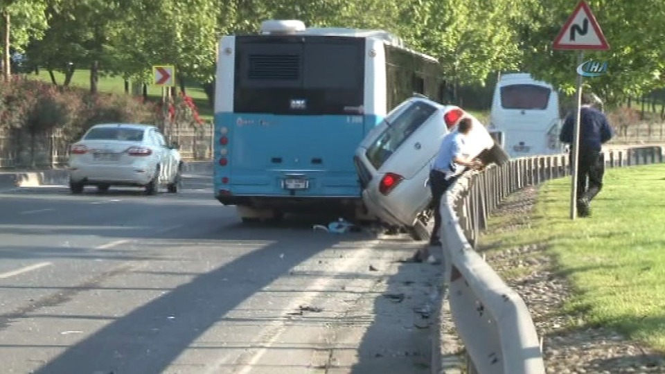Direksiyon hakimiyetini kaybetti, 35 metre sürüklendi