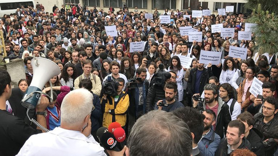 Cerrahpaşa Tıp Fakültesi'nde bölünme protestosu