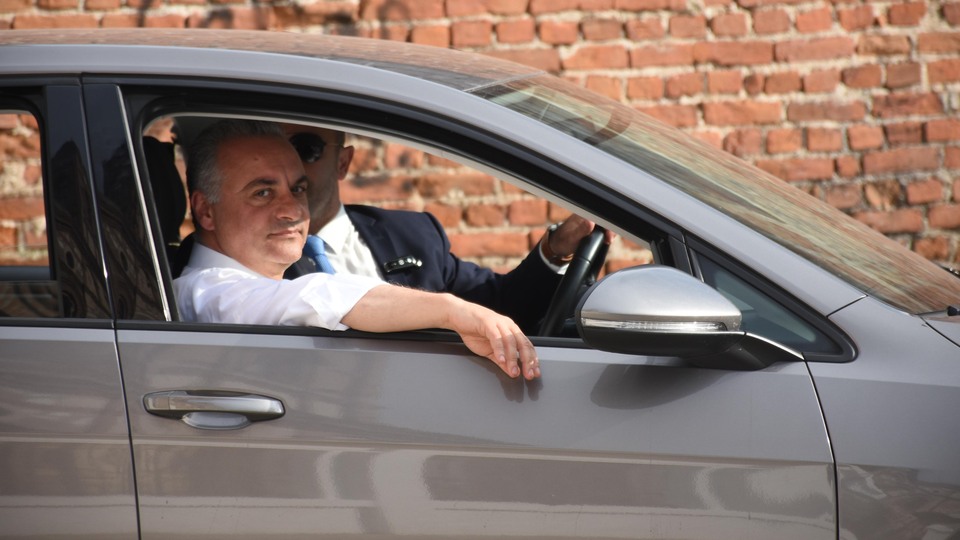 AB'li parlamenter Kefalogiannis: Yunan askerler cezaevi koşullarından memnun