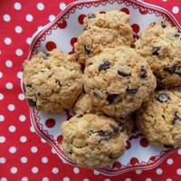 Damla çikolatalı atom kurabiye nasıl yapılır?