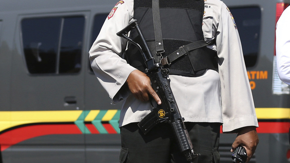 Peş peşe ikinci aile katliamı! 8 yaşındaki çocuktan intihar saldırısı!