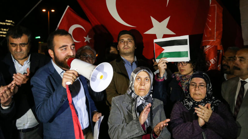 CHP, İsrail'in Gazze'de yaptığı katliamı protesto etti