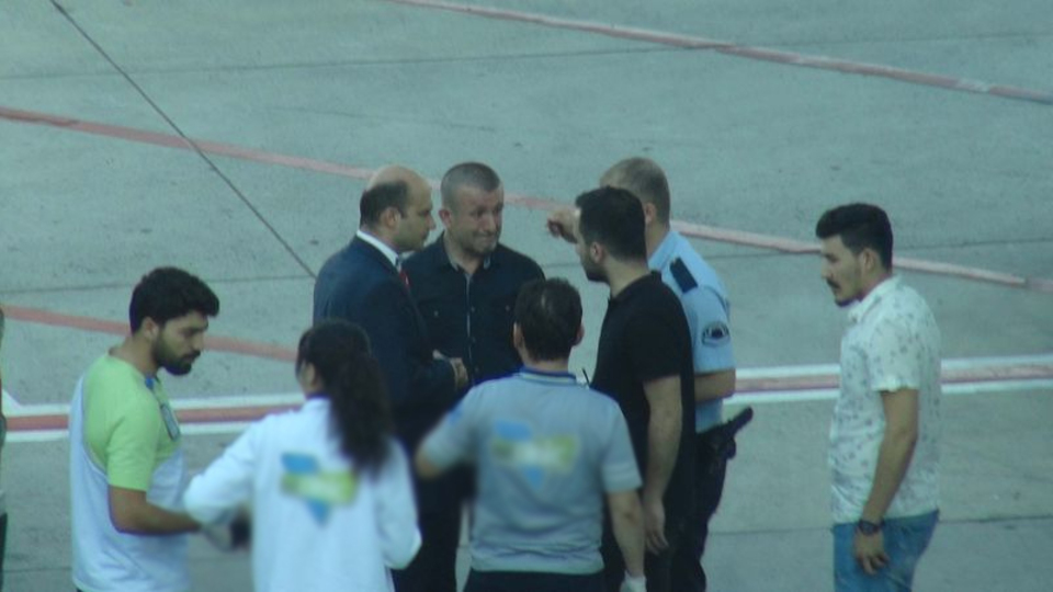Atatürk Havalimanı'nda acı olay! Oğlu gözyaşlarına boğuldu