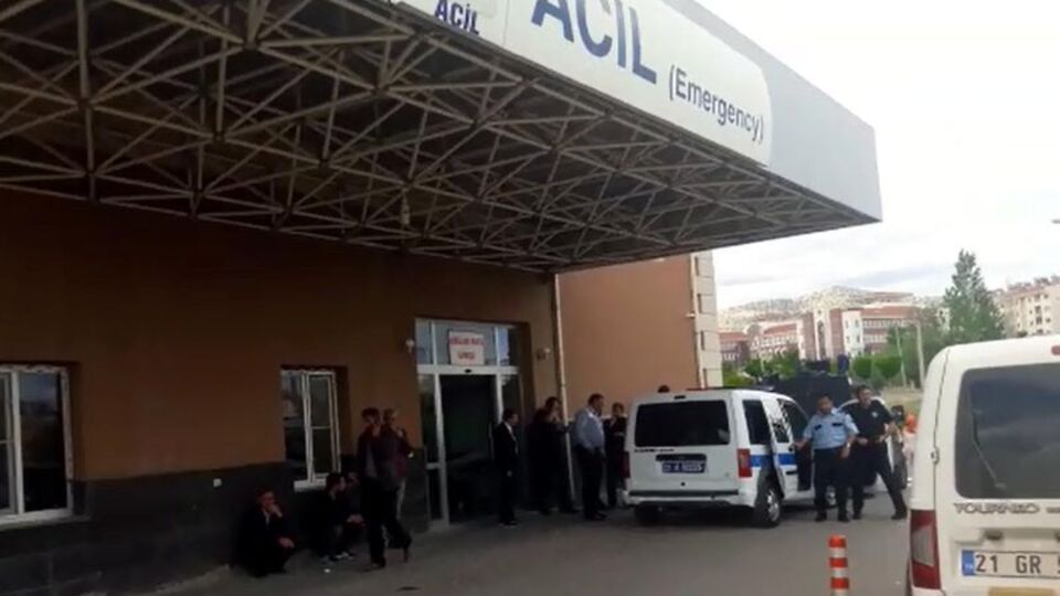 Diyarbakır'da 2 aile arasında çatışma! Ölü ve yaralılar var