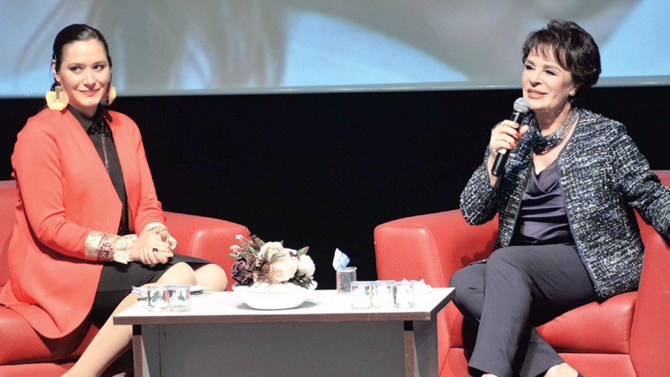 Koçyiğit, yeryüzünün melekleriyle buluştu