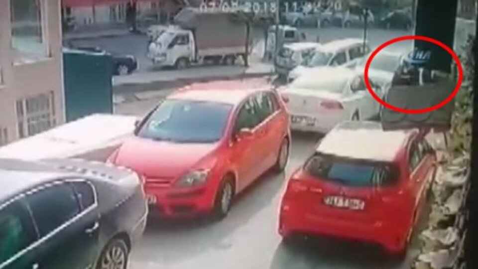 Eşinin boğazını sokak ortasında kesti, ağlayarak anlattı!