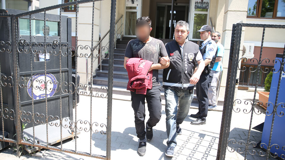 Ülkesinde eli kesilen Iraklı hırsızlık iddiasıyla yakalandı