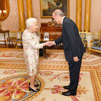 Cumhurbaşkanı Erdoğan, Kraliçe 2. Elizabeth ile görüştü!