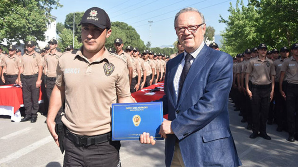 Başarılı bekçiler polis olacak