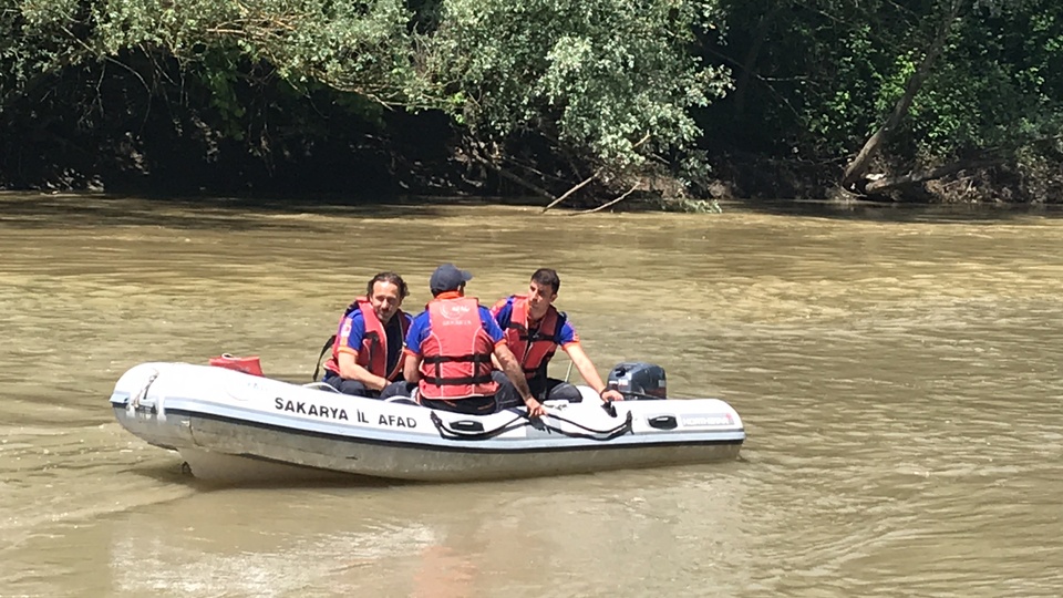Nehre düşen 2 arkadaştan haber yok!