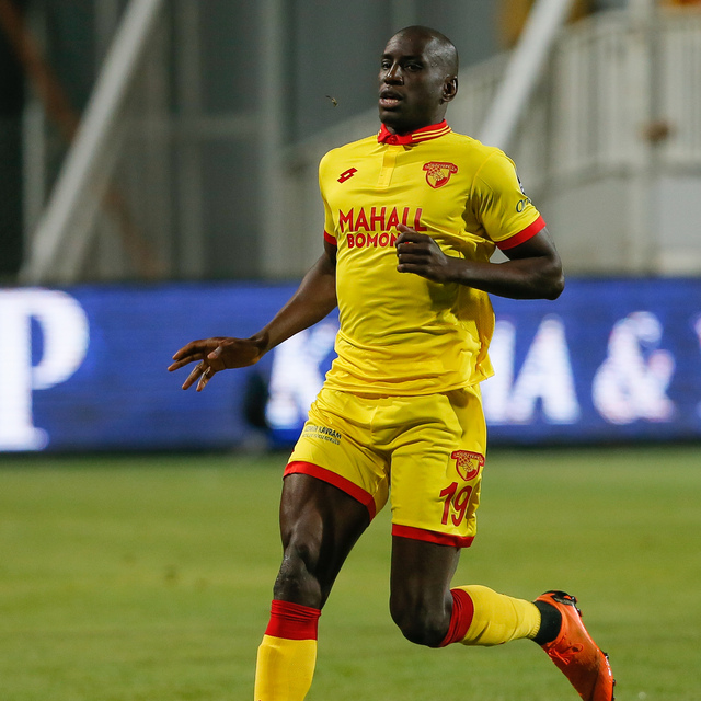 Demba Ba'yı Denayer tutacak!