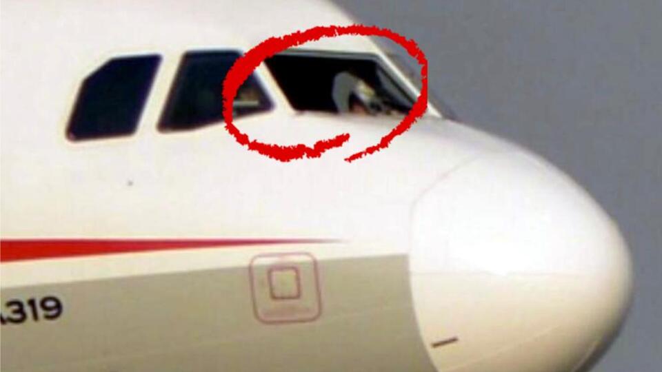 Kokpit camı patladı, pilot dışarı fırladı!