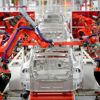 Tesla fabrikasında üretim duruyor!