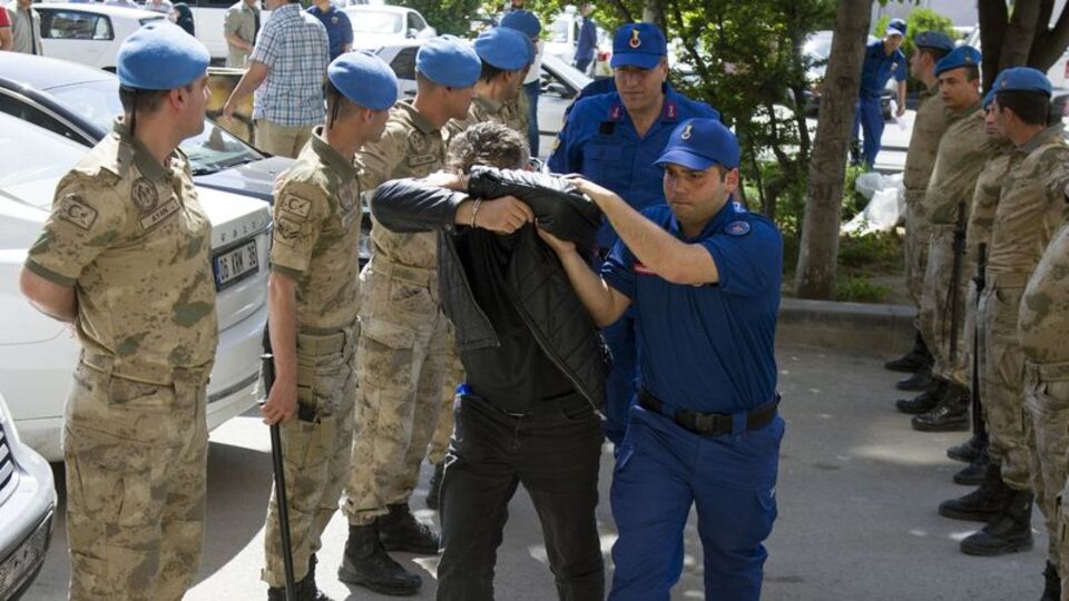 Önceden haber vermişler! 2'si asker 34 kişi gözaltında