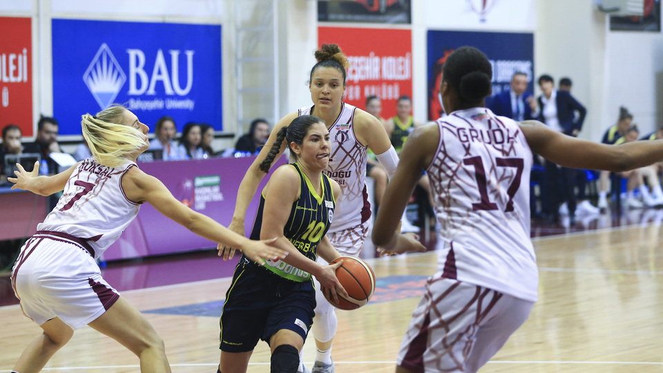 Yakın Doğu Üniversitesi, seriyi eşitledi!