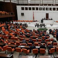 Meclis tatile girdi