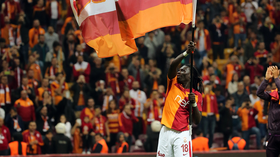 Gomis rekor peşinde