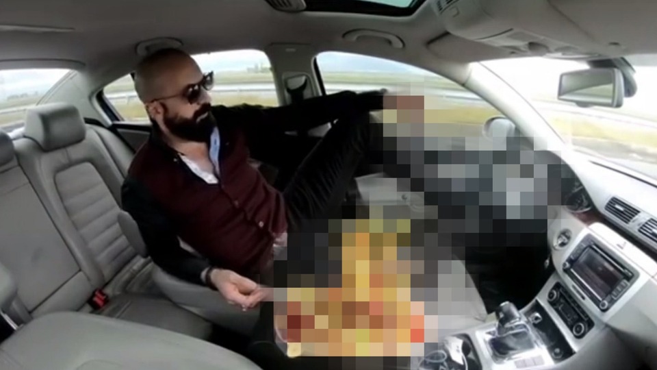 Bu kadarına da pes! Trafikte akıl almaz görüntü