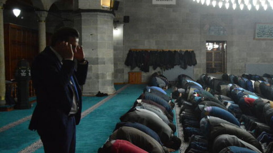 Erzurum ve Eskişehir'de iftara ne kadar kaldı?