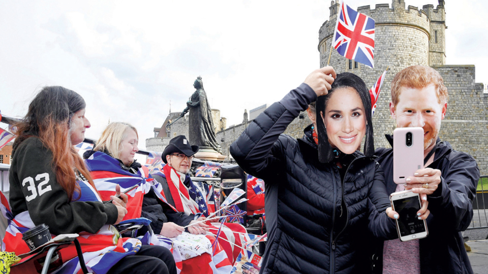 Kraliyet düğünü para basıyor!