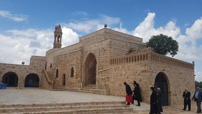 Çan kulesine yıldırım düştü