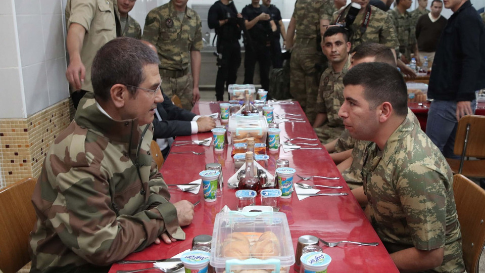 MSB Canikli ilk iftarı sınırdaki askerlerle yaptı