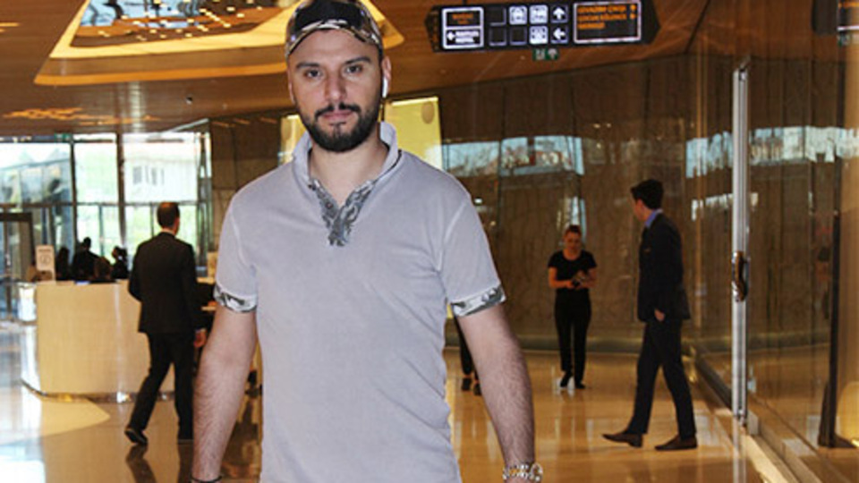 "Buse evde yemek yapıyor"