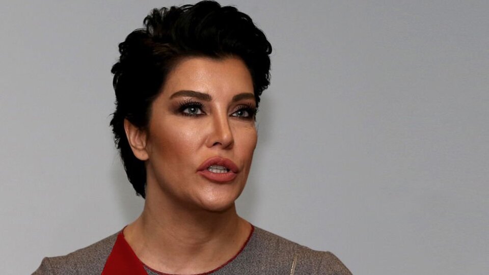 Deniz Akkaya'dan takipçisine ayar!