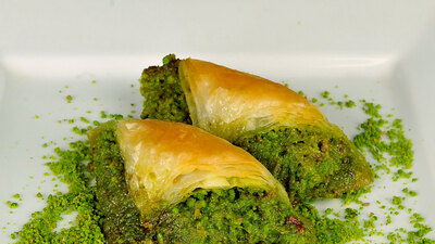 Boykota bir il daha katıldı! İlk afişi başkan astı