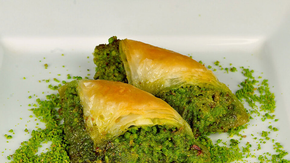 Boykota bir il daha katıldı! İlk afişi başkan astı