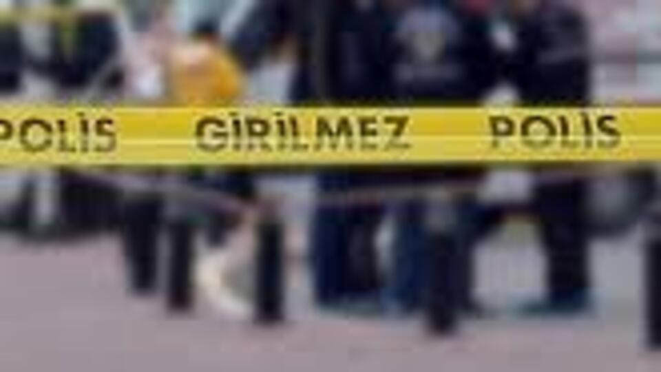 İzmir'de fabrika yangınında 6 işçi dumandan etkilendi