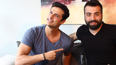 Ünlü şarkıcıdan itiraf: Üstümü çıkardım arkadan kız çıktı