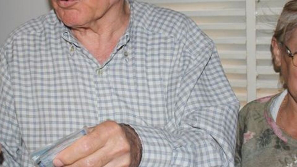 Polis 'kasklı'nın peşinde!