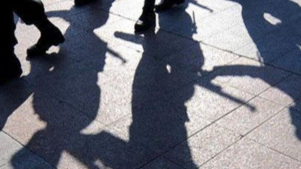 Meclis'e "Kızları da alın askere" başvurusu!