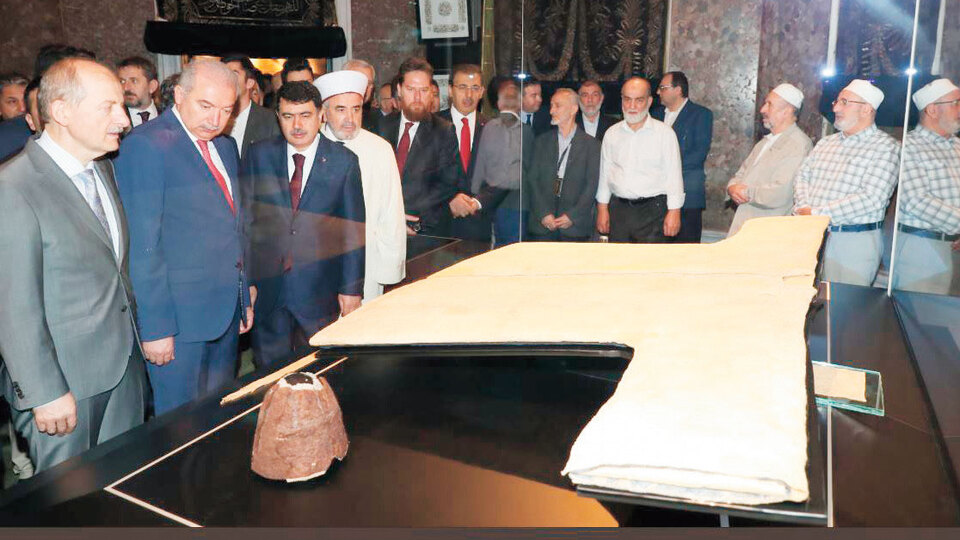 Hırka-i Şerif ziyarete açıldı