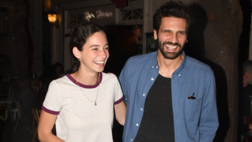 "İlgiden yolda yürüyemiyorum"