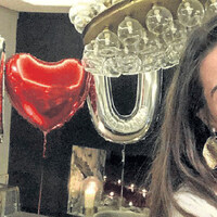 Nişanlısının ailesine iki bavul hediye