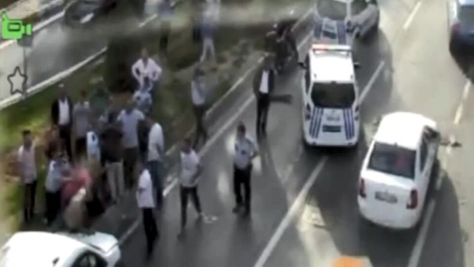 Levye, beyzbol sopası... O anlar kamerada!